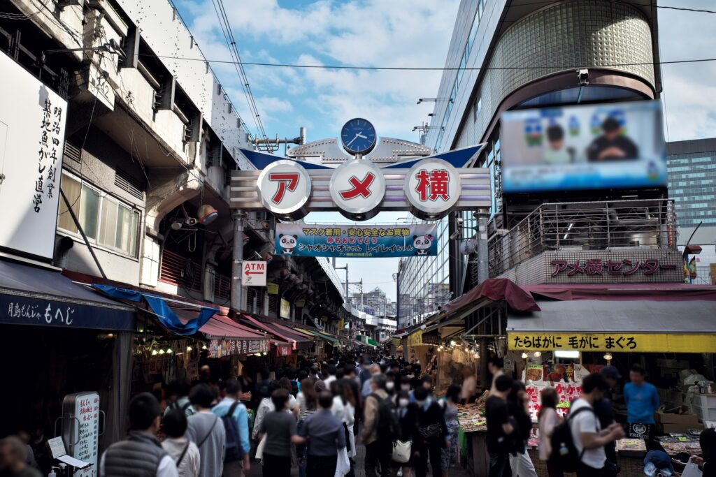 アメ横の商店街を撮影した写真