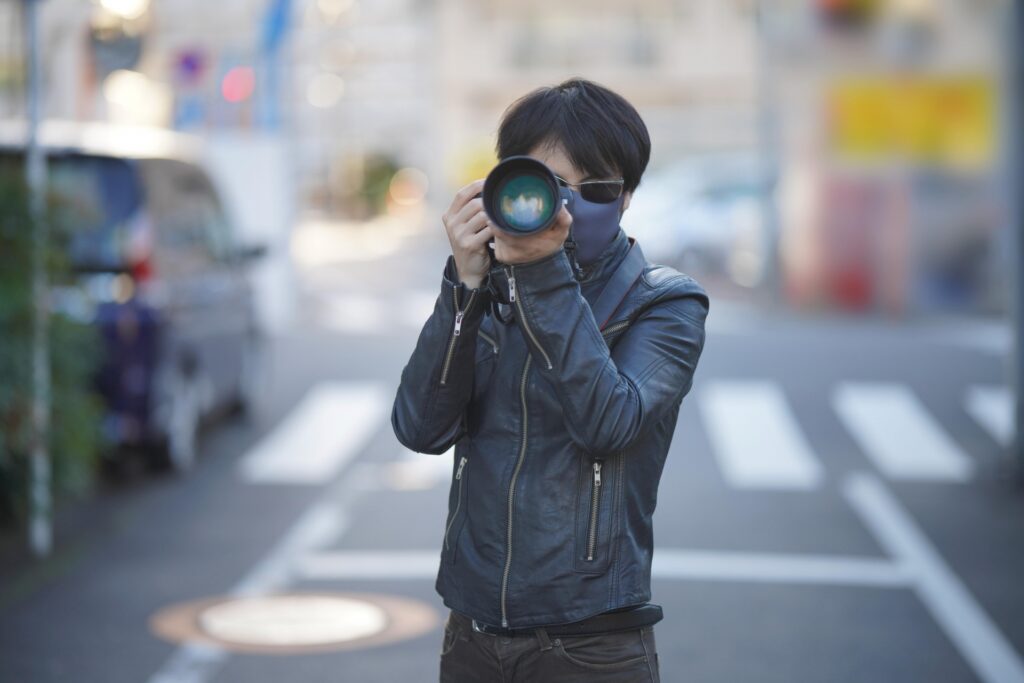 芸能人のスクープ記事を制作している記者