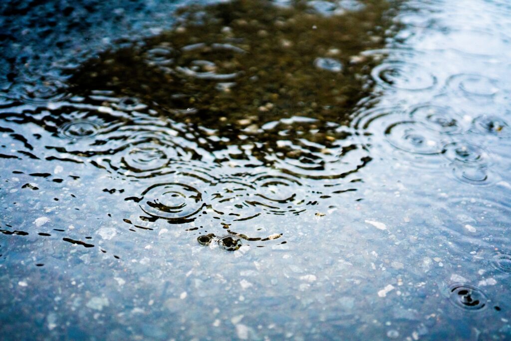 大雨が降っている地域を撮影した写真