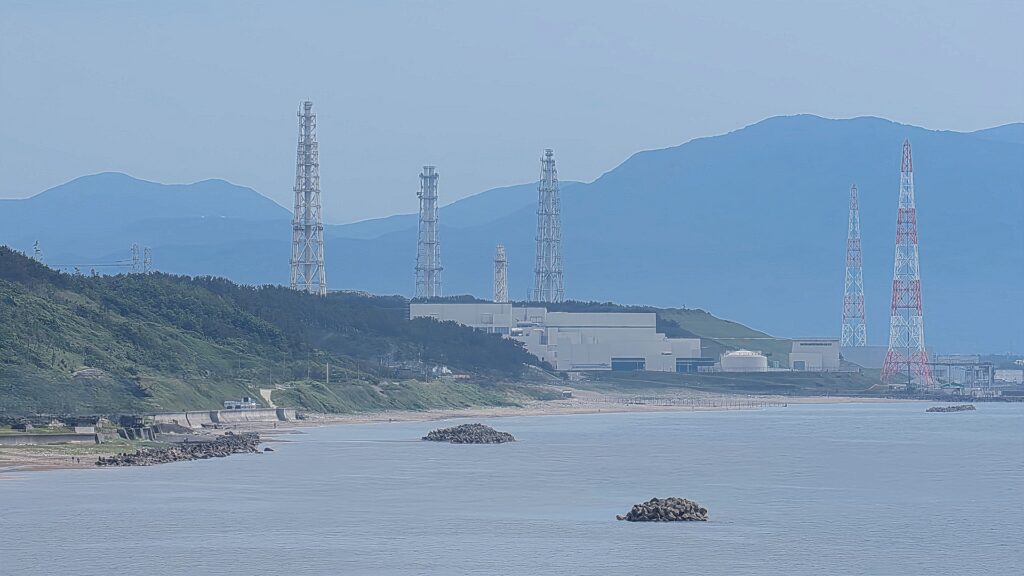 原子力発電所の外観を撮影した写真