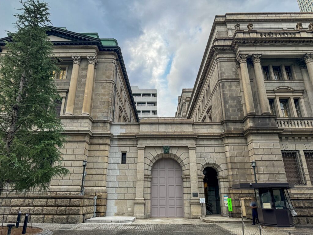 日本銀行の外観を撮影した写真