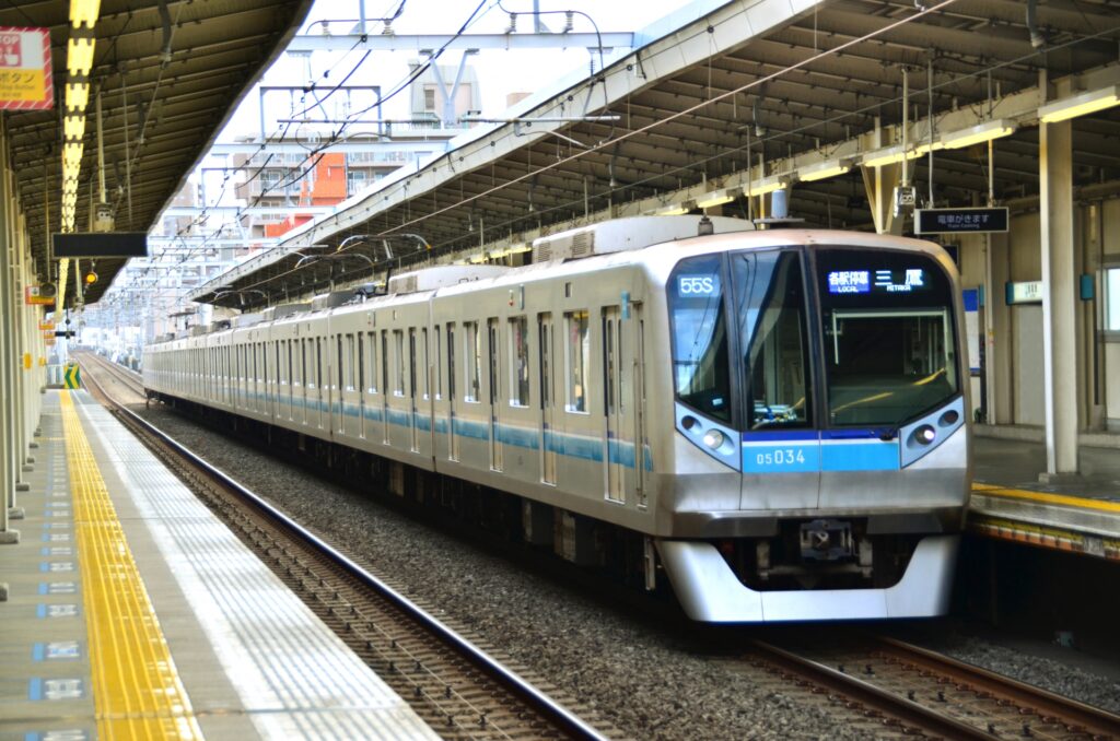 東京メトロで走行している電車を撮影した写真