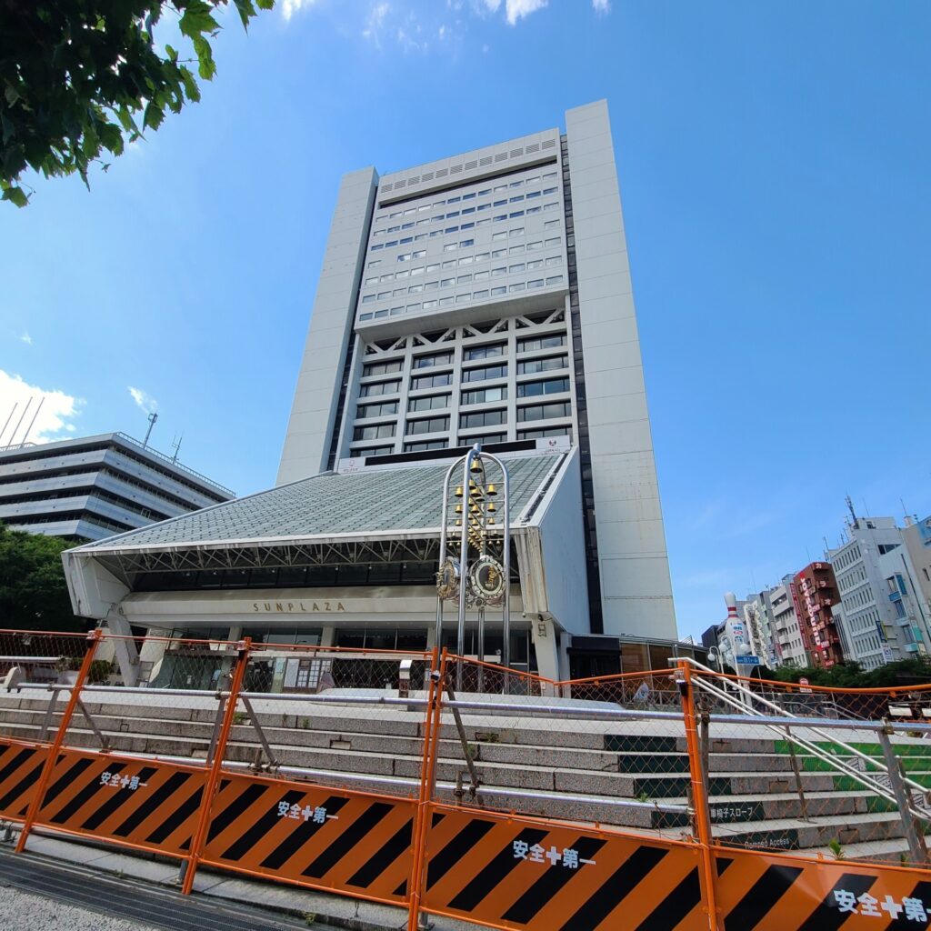 中野サンプラザの外観を撮影した写真