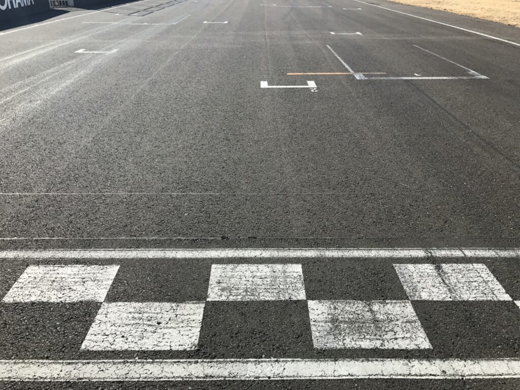 F1のレース用サーキットを撮影した画像