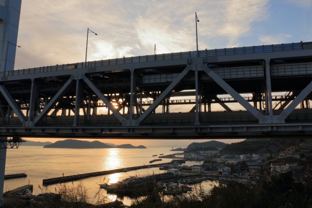 瀬戸大橋の外観を撮影した写真