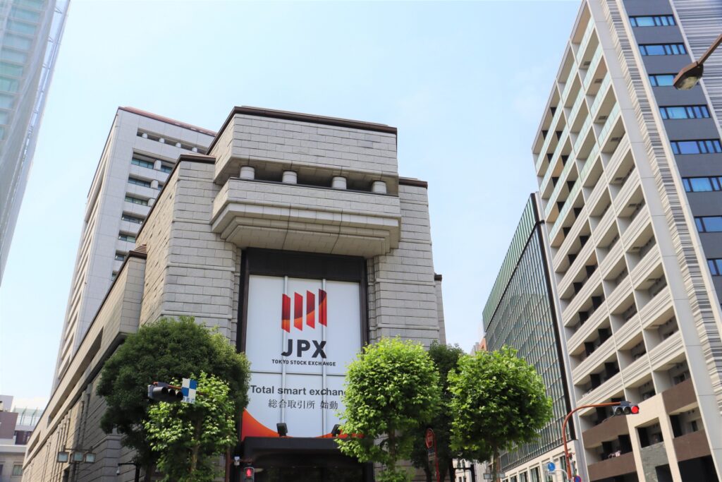 東京証券取引所の外観を撮影した画像