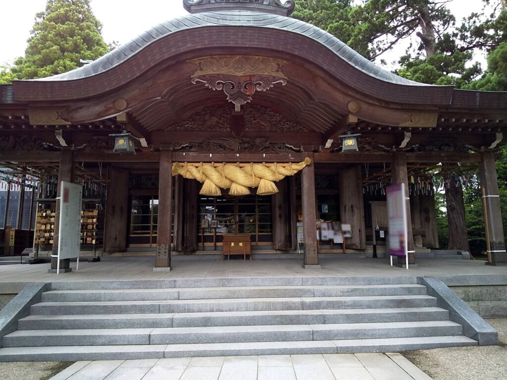 神社の外観を撮影した画像