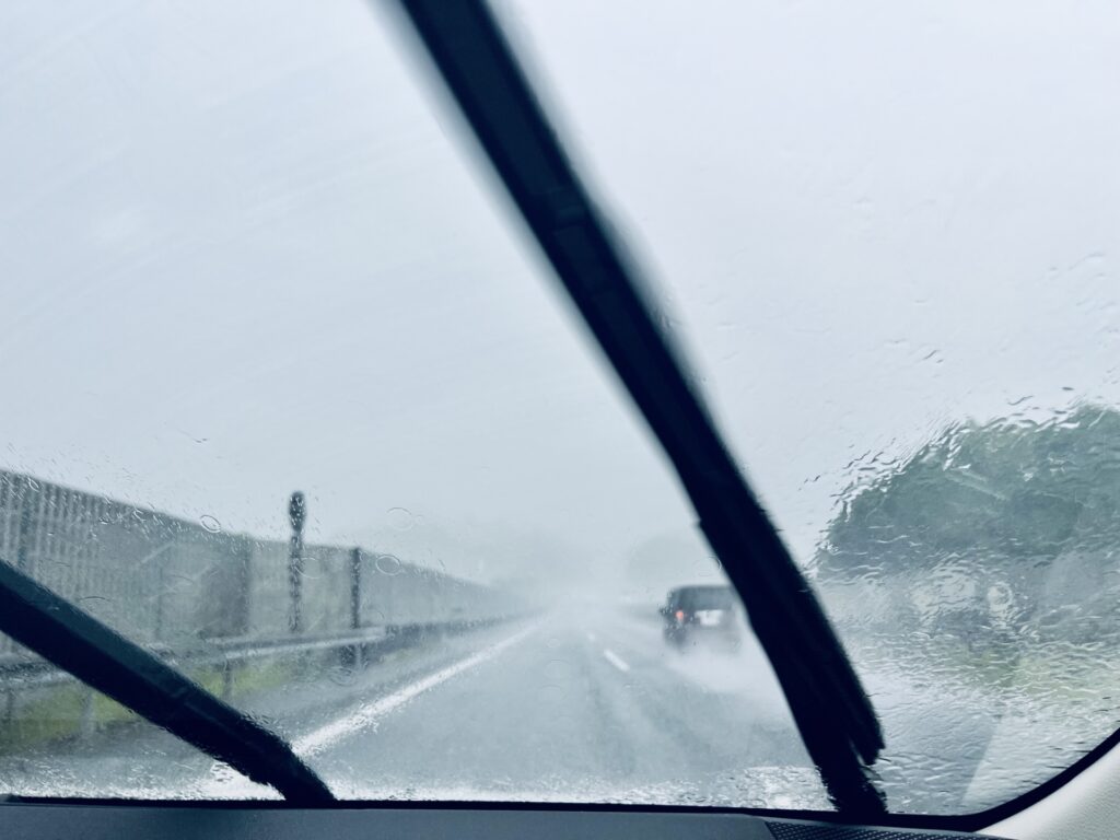 大雨が降っている地域