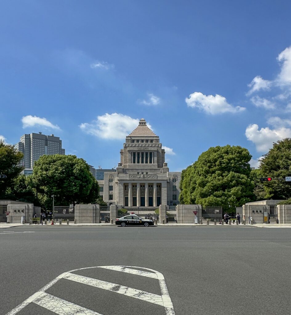 国会議事堂の外観を撮影した写真