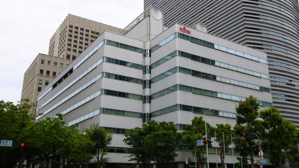 富士通の会社の外観を撮影した写真
