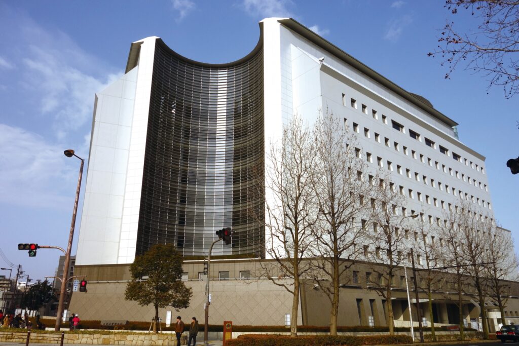 大阪府警の本部の外観を撮影した画像