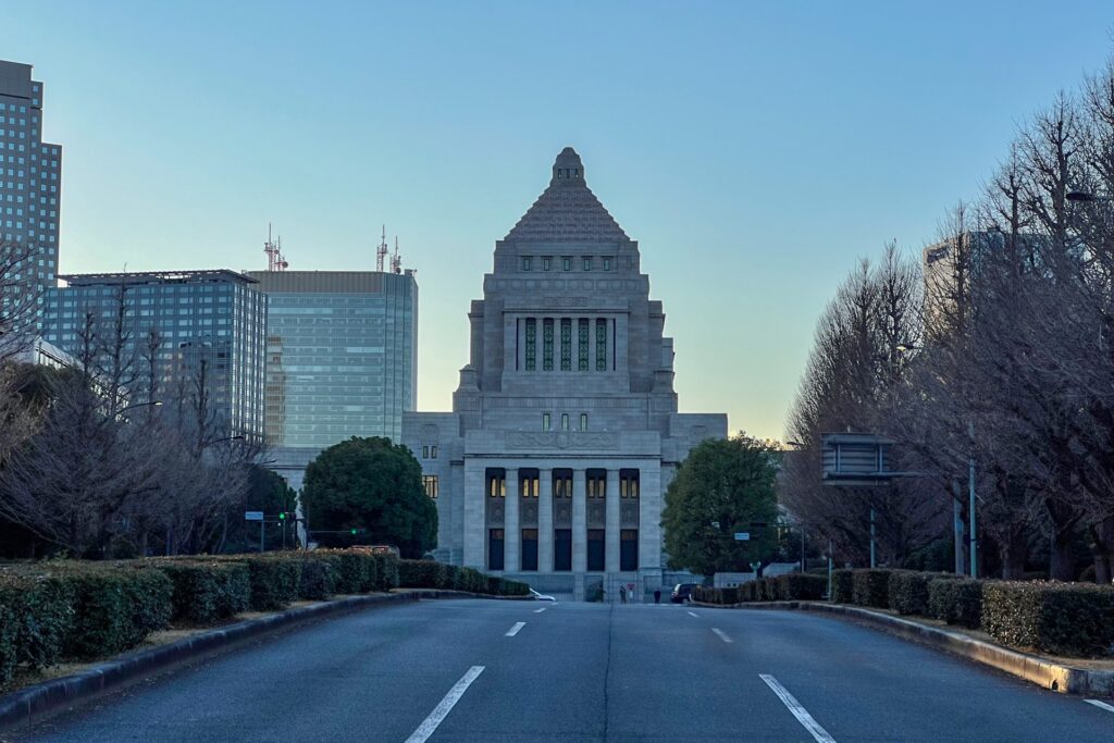 国会議事堂の外観を撮影した画像