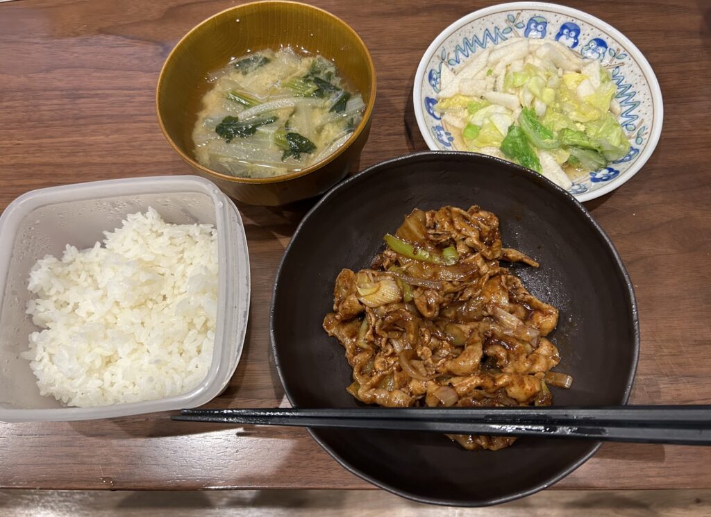 食事している人