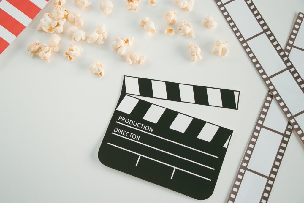 映画鑑賞している人