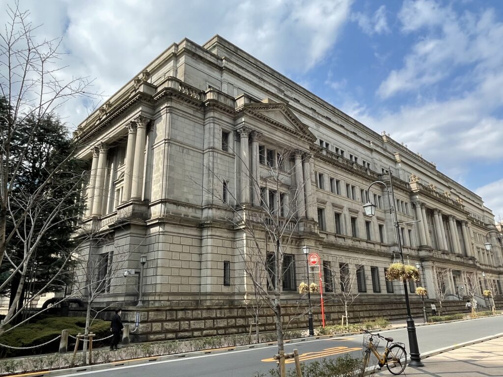 日本銀行の外観を撮影した画像