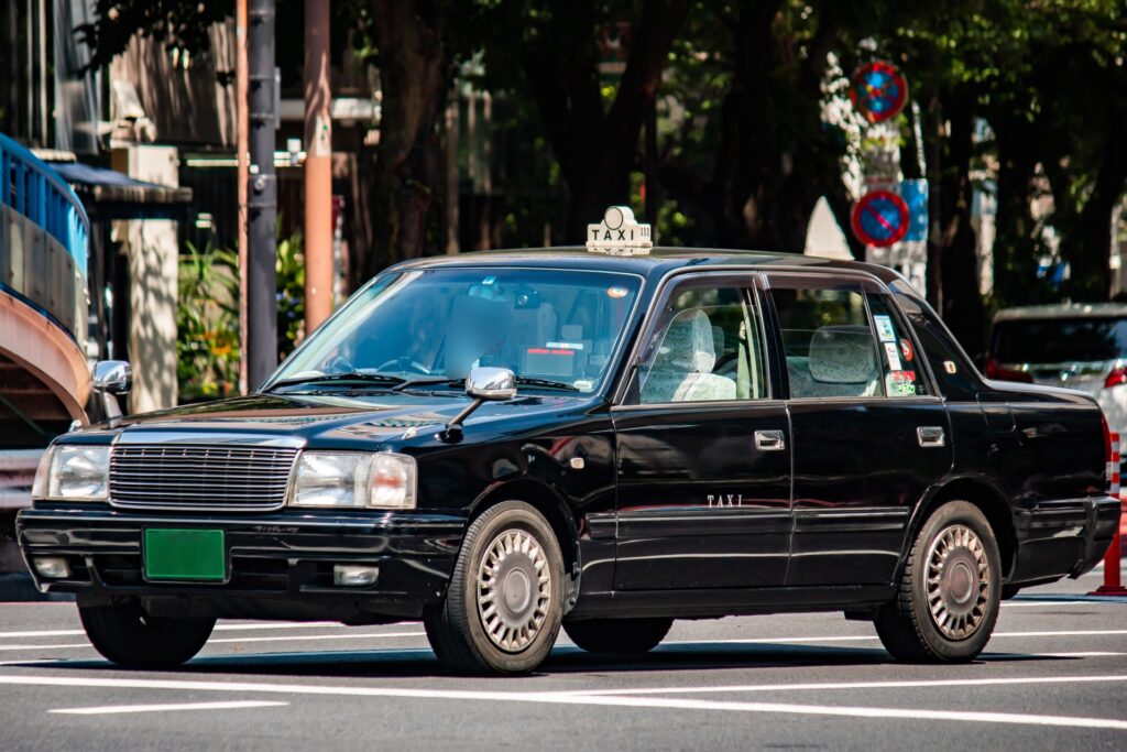 タクシーの運転手をイメージした画像