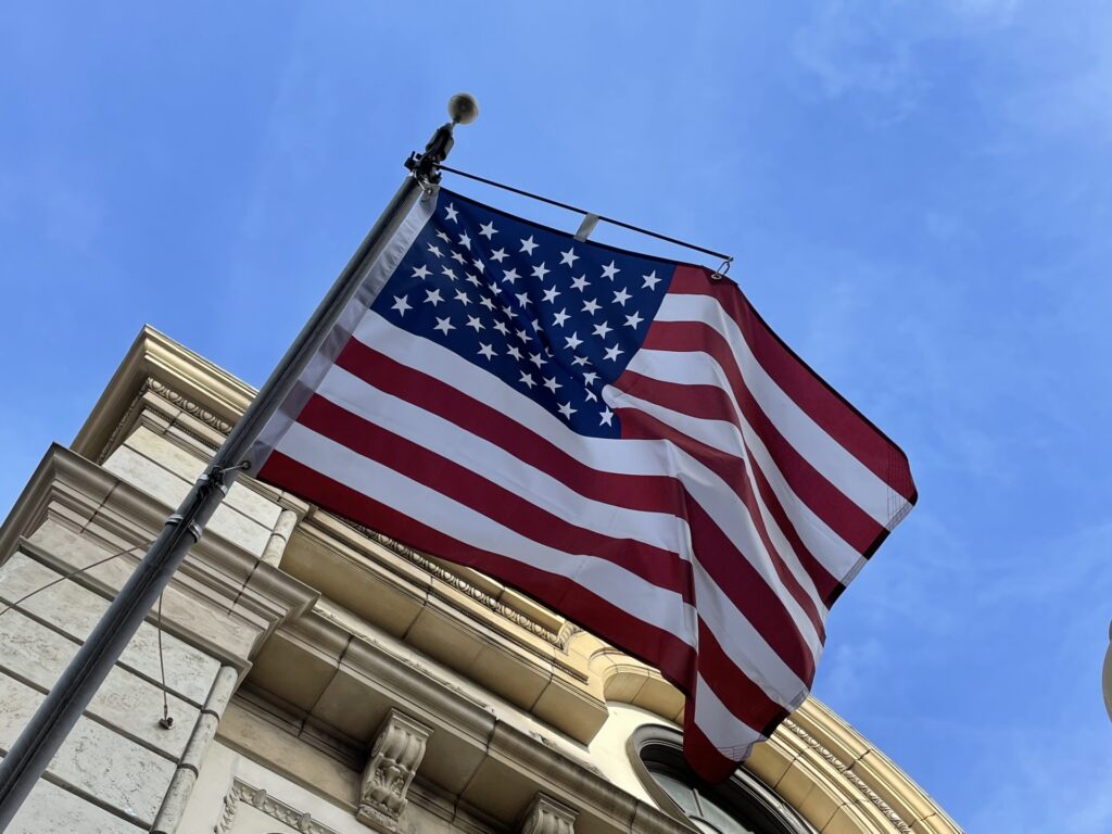 アメリカの国旗を撮影した画像