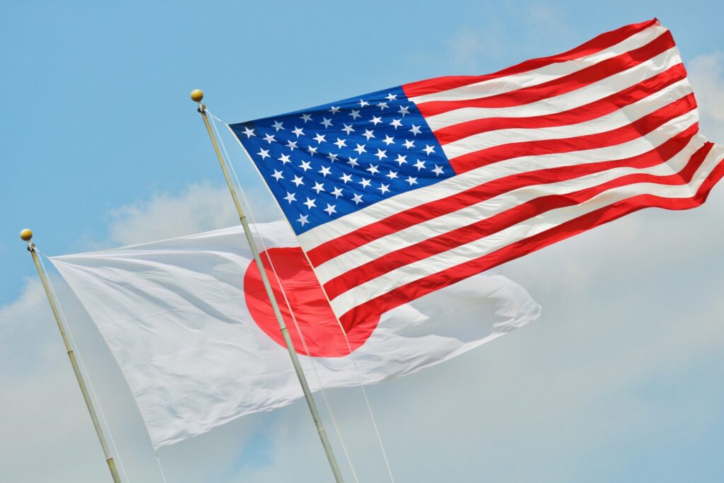 日本とアメリカの国旗を撮影した画像