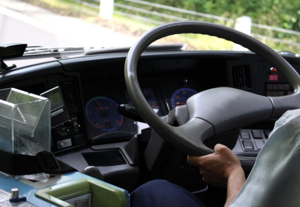 運転している人