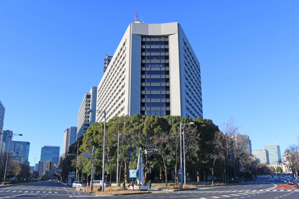 警視庁の外観を撮影した画像