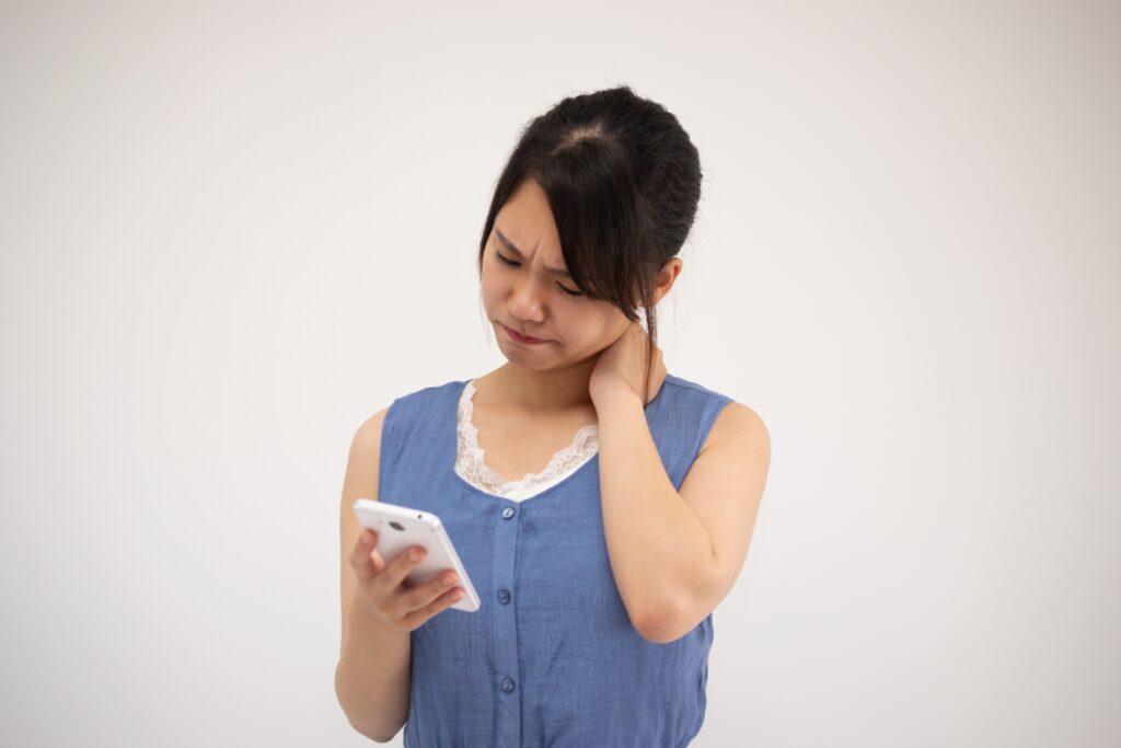 ストレートネックの症状を抱えている人
