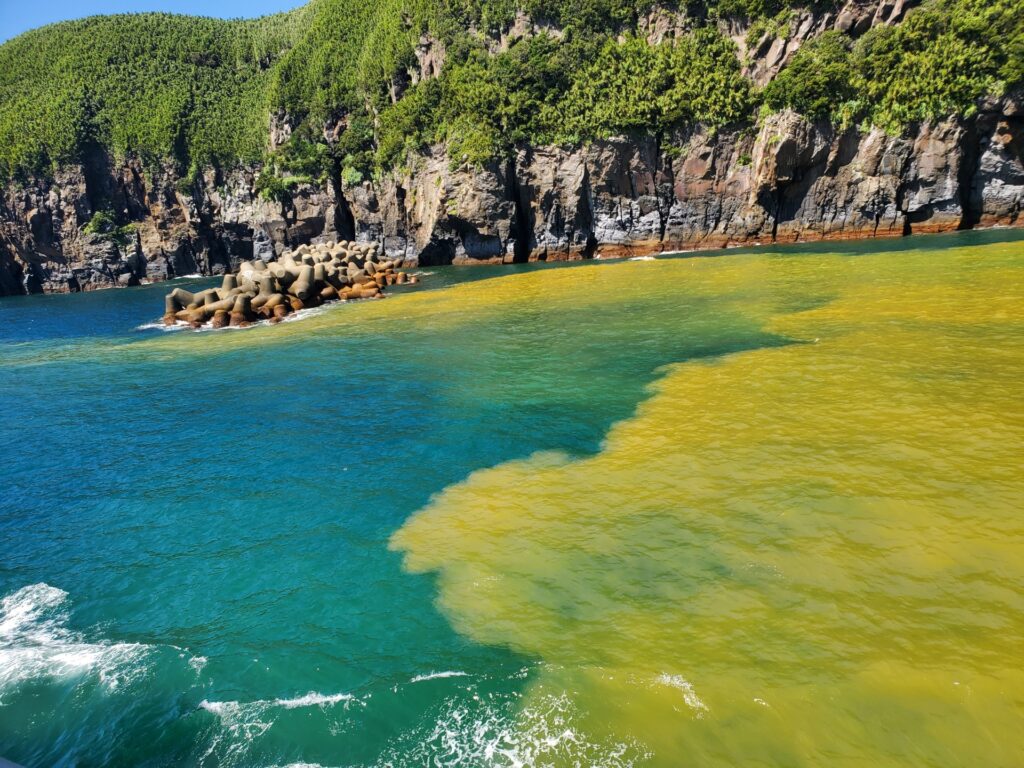 硫黄島の外観を撮影した写真