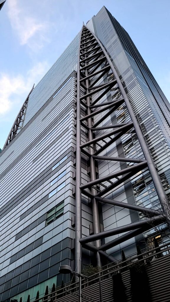 日本テレビの本社の外観を撮影した写真