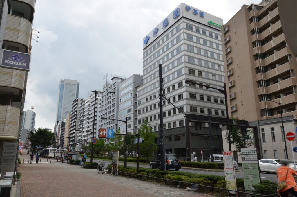 伊藤園の本社の外観を撮影した写真
