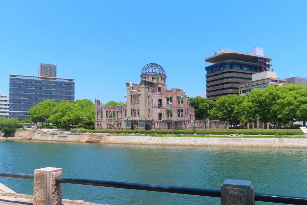 原爆ドームを撮影した写真